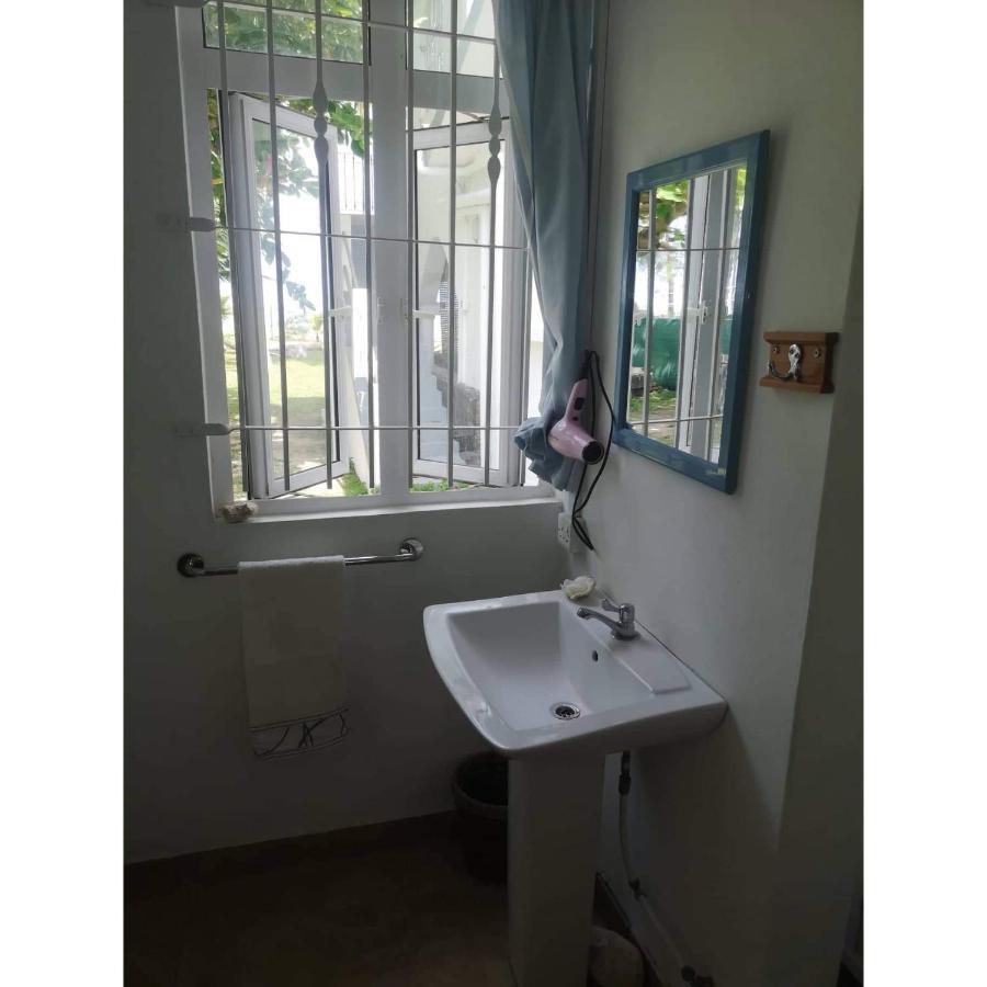 Villa Karel Mauritius Beach House Riambel Buitenkant foto